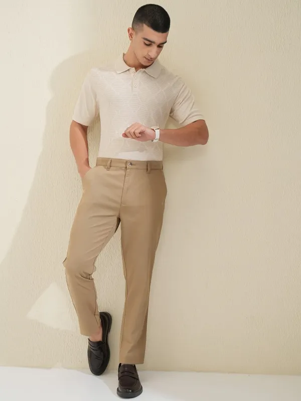 Highlander Men Khaki Tapered Fit  Solid Chinos