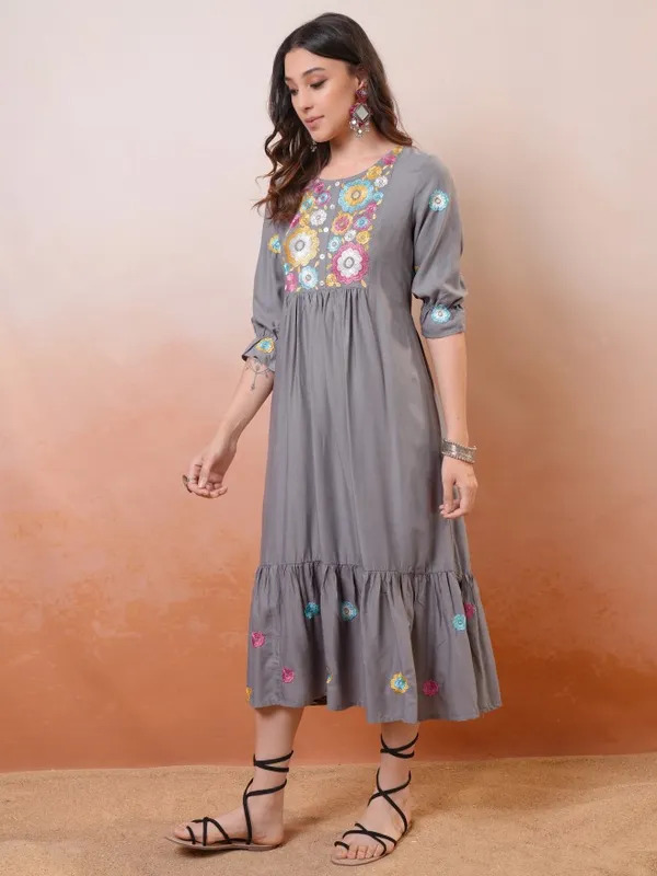 Vishudh Women Grey Embroidered Drop-Waist Dress