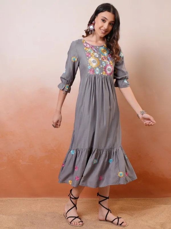 Vishudh Women Grey Embroidered Drop-Waist Dress