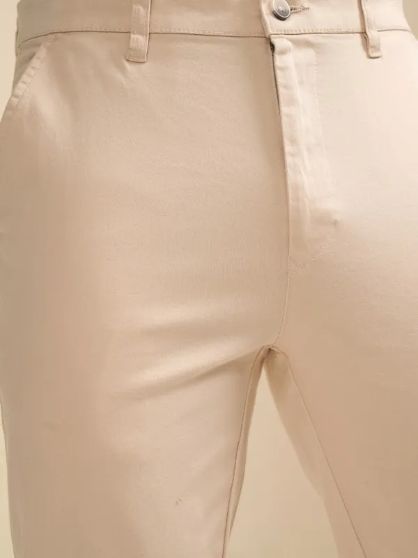 Highlander Men Beige Tapered Fit Solid Chinos
