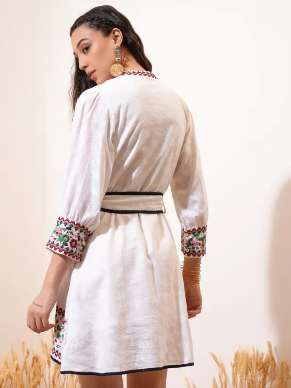 Vishudh Women Off White Embroidered Fit And Flare Dress