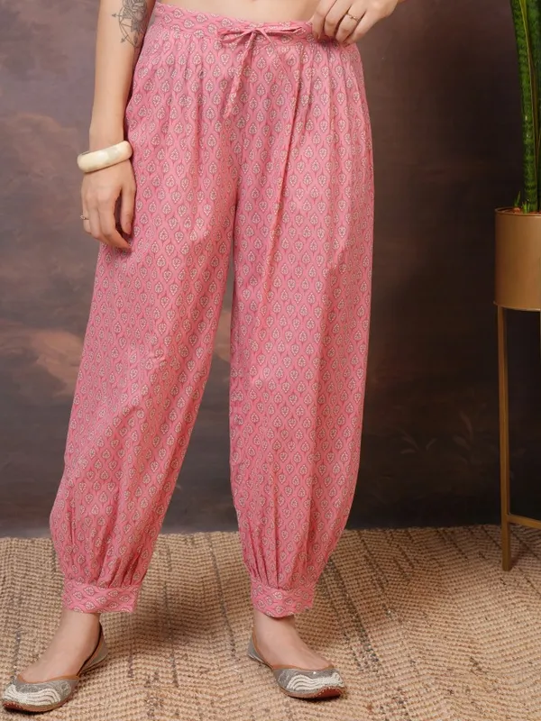  Vishudh Women Peach Printed Kurta Sets