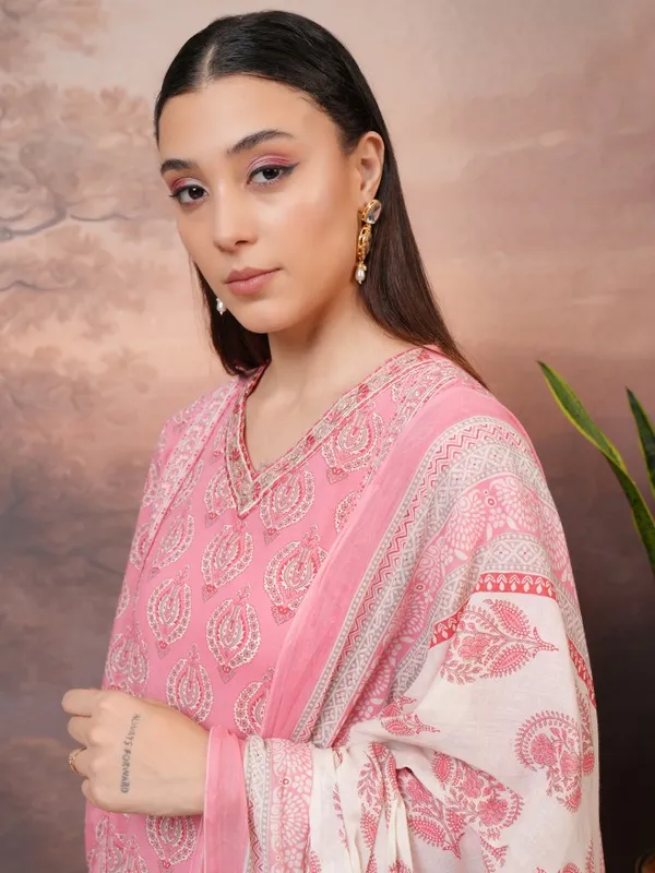  Vishudh Women Peach Printed Kurta Sets