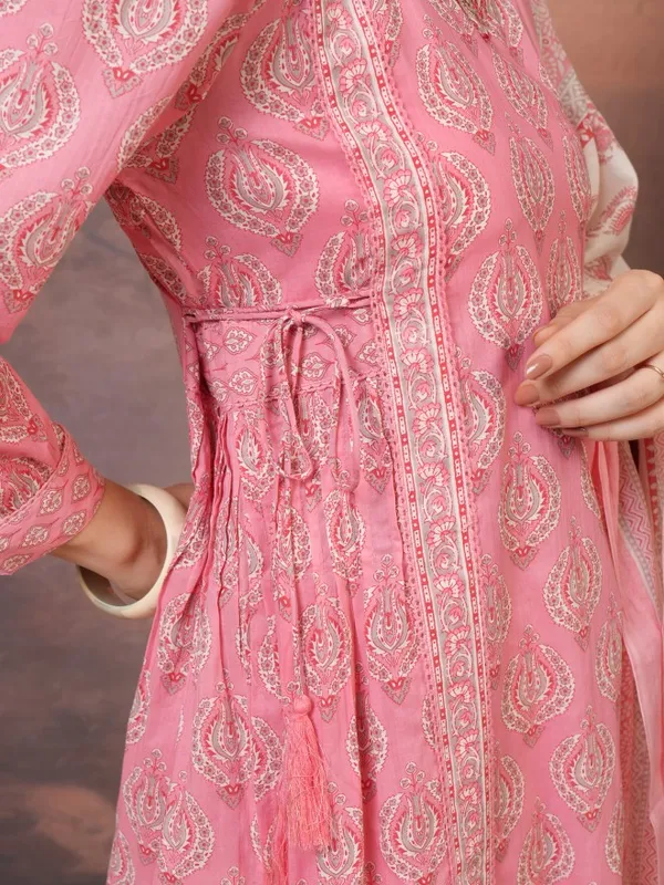  Vishudh Women Peach Printed Kurta Sets