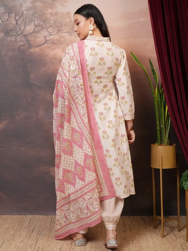 Vishudh Women Pink Printed Kurta Sets