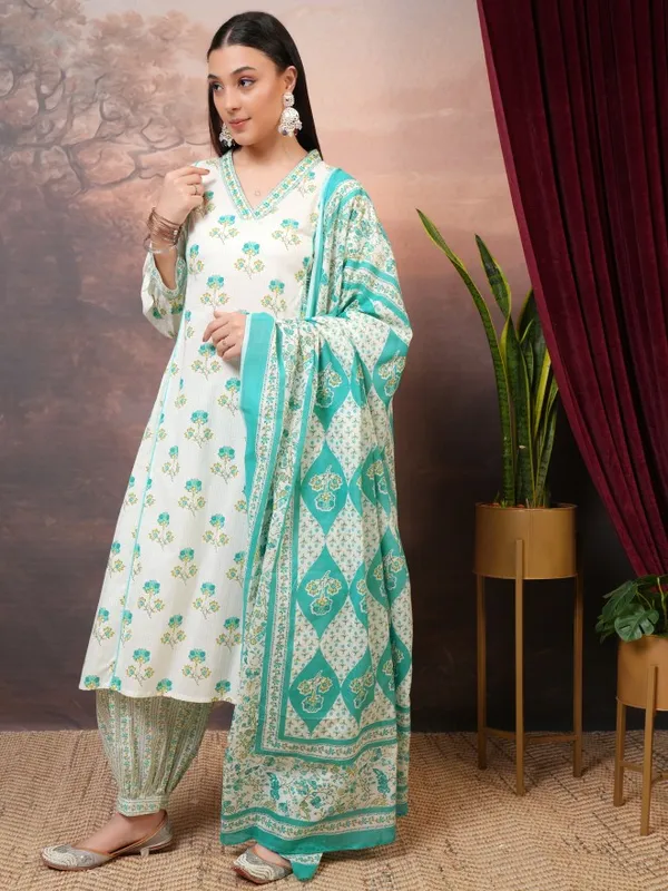 Vishudh Women Green Printed Kurta Sets