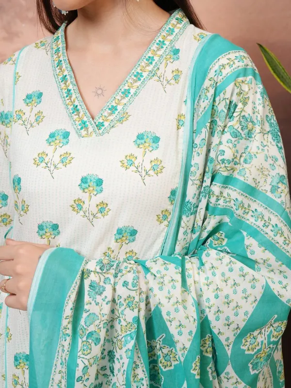 Vishudh Women Green Printed Kurta Sets