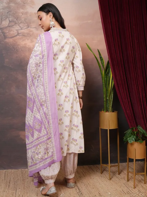  Vishudh Women Purple Printed Kurta Sets