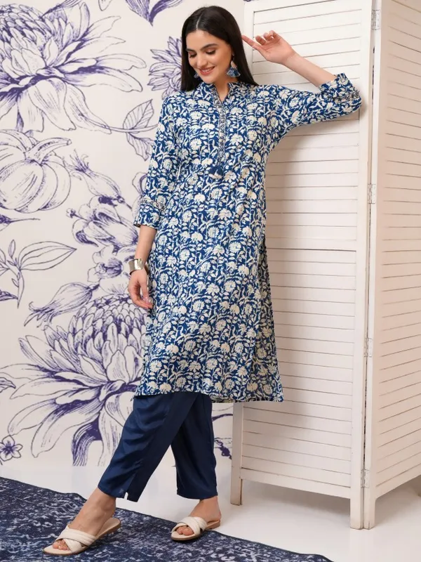 Vishudh Women Blue Printed Straight Kurta