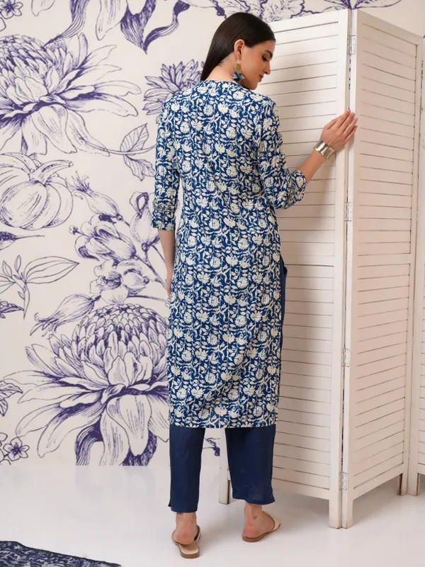 Vishudh Women Blue Printed Straight Kurta