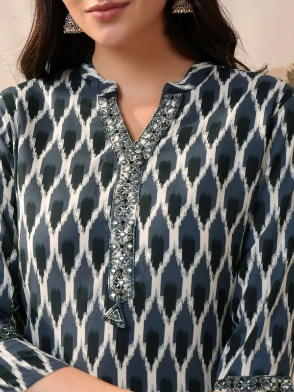Vishudh Women Grey Printed Straight Kurta