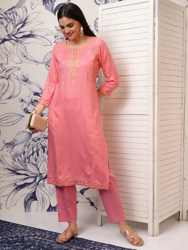 Vishudh Women Peach Embroidered Straight Kurta
