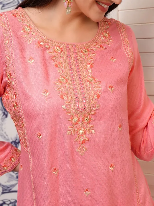 Vishudh Women Peach Embroidered Straight Kurta