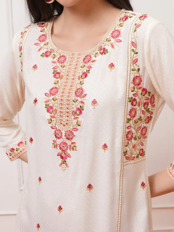 Embroidered Straight Kurta