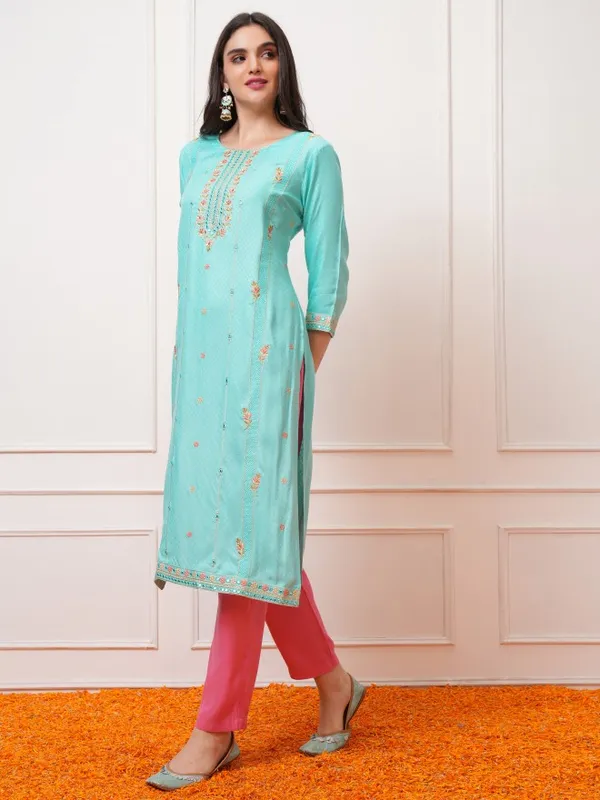 Vishudh Women Blue Embroidered Straight Kurta