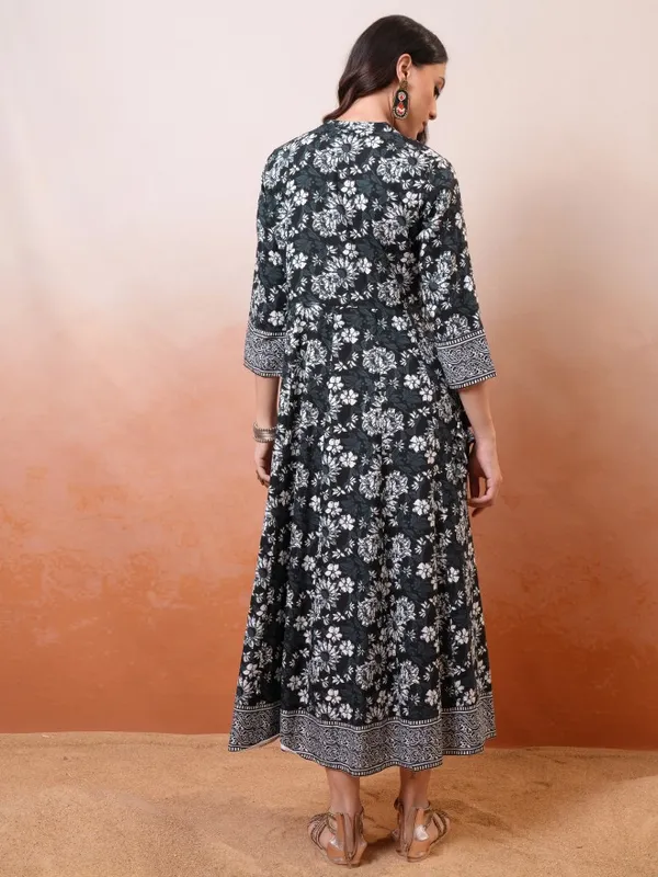 Vishudh Women Black Printed Fit And Flare Dress