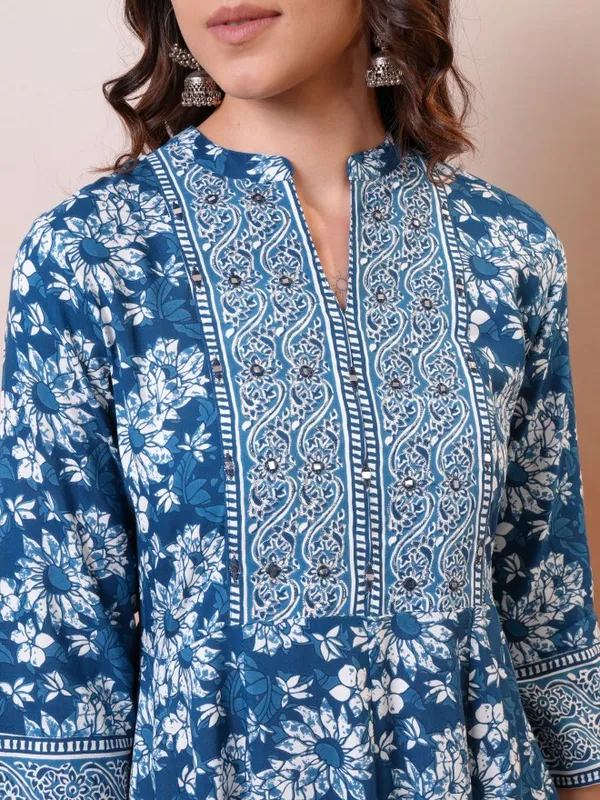 Vishudh Women Blue Printed Fit And Flare Dress