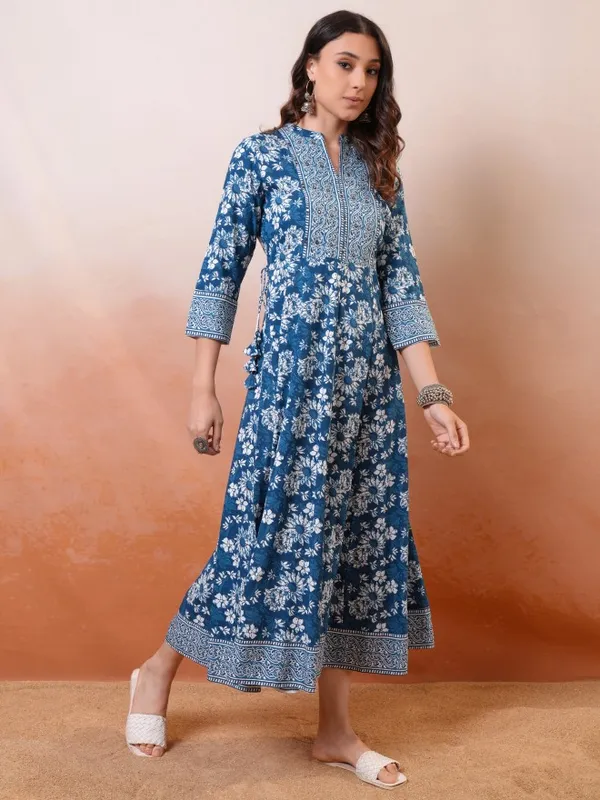 Vishudh Women Blue Printed Fit And Flare Dress