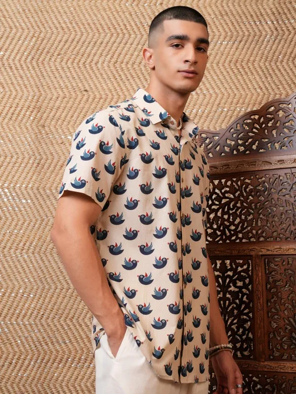  Highlander Men Navy Blue Printed Slim Fit Casual Shirts