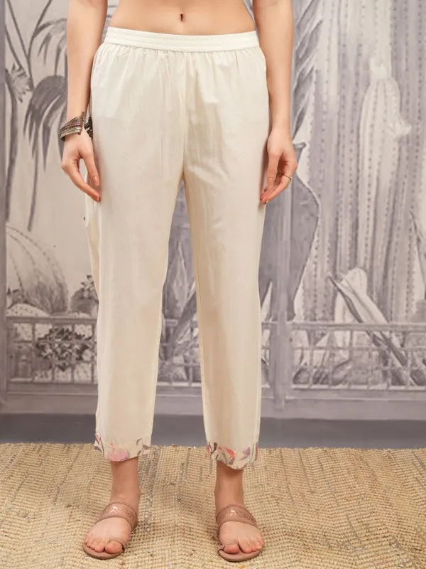 Women Kurta With Trousers & Dupatta