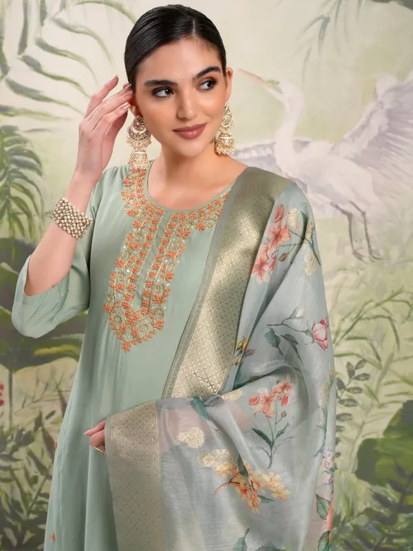 Vishudh Women Green Embroidered Kurta With Trouser And Dupatta