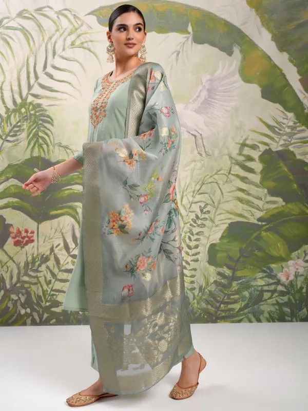 Vishudh Women Green Embroidered Kurta With Trouser And Dupatta