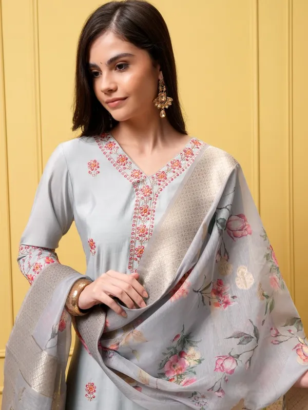 Vishudh Women Grey Embroidered Kurta With Trouser And Dupatta