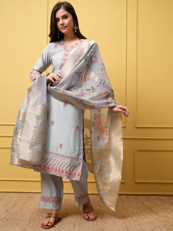 Vishudh Women Grey Embroidered Kurta With Trouser And Dupatta
