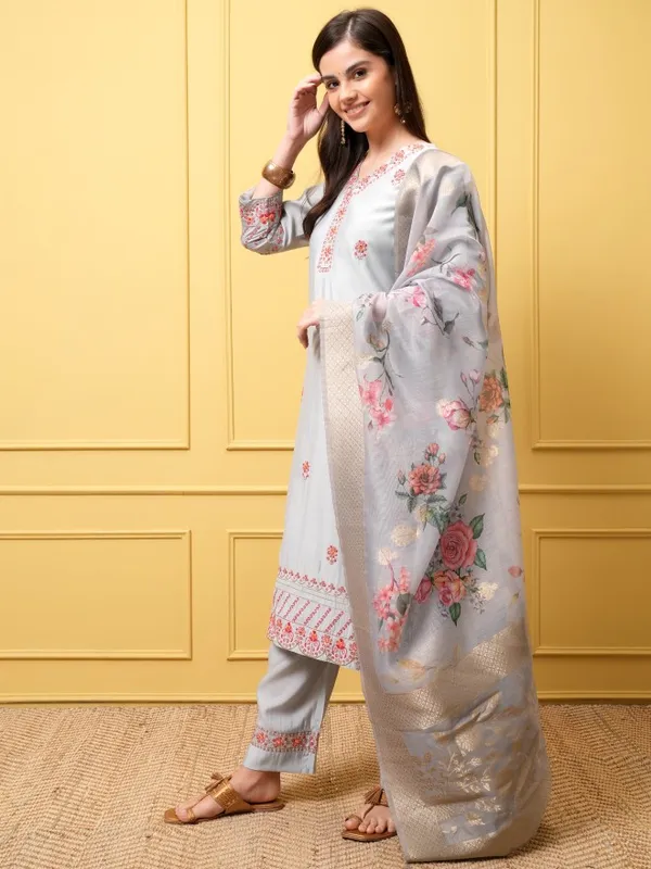 Vishudh Women Grey Embroidered Kurta With Trouser And Dupatta