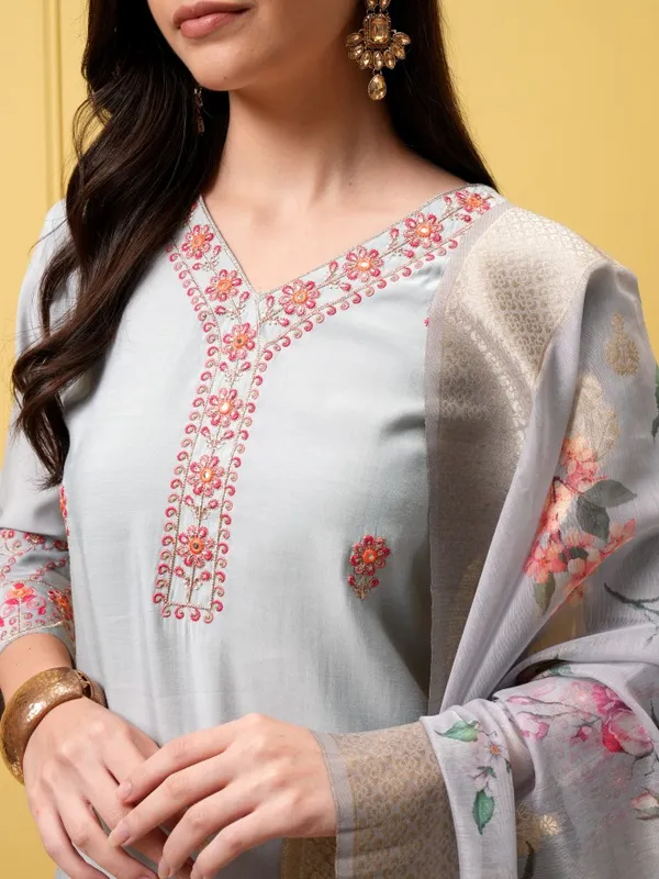 Vishudh Women Grey Embroidered Kurta With Trouser And Dupatta