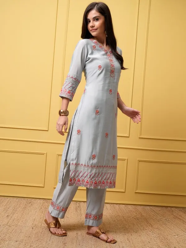 Vishudh Women Grey Embroidered Kurta With Trouser And Dupatta