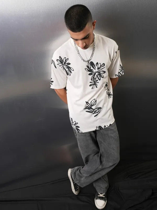 Highlander Men Off White Printed Round Neck Relaxed Fit T-Shirt