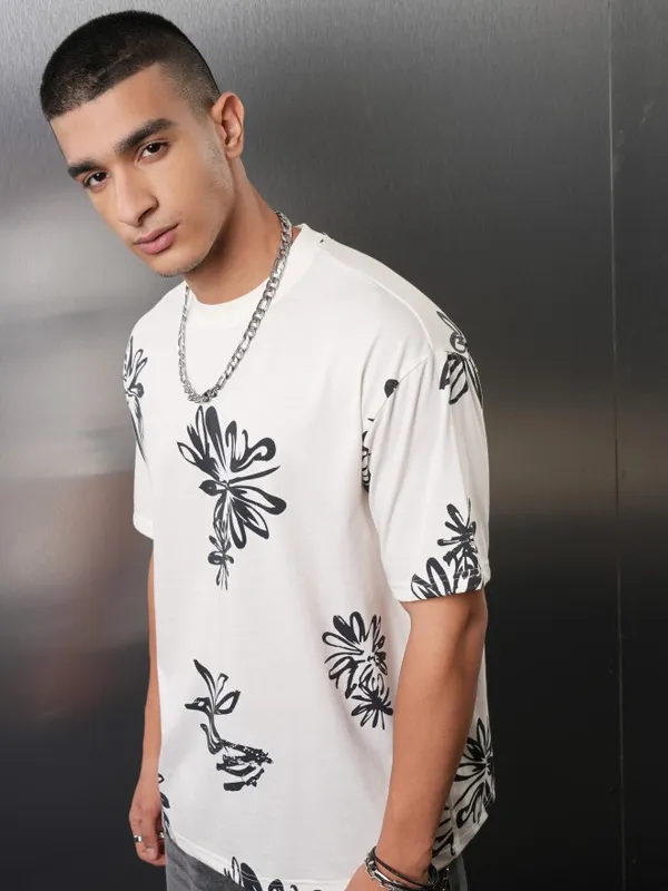 Highlander Men Off White Printed Round Neck Relaxed Fit T-Shirt