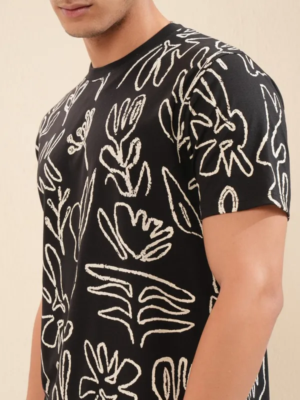 Highlander Men Black Printed Round Neck Oversized Fit T-Shirt