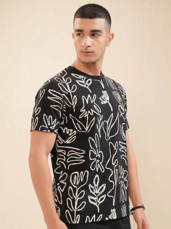 Highlander Men Black Printed Round Neck Oversized Fit T-Shirt