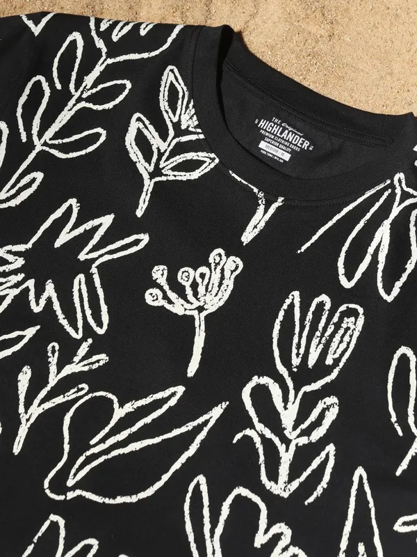 Highlander Men Black Printed Round Neck Oversized Fit T-Shirt