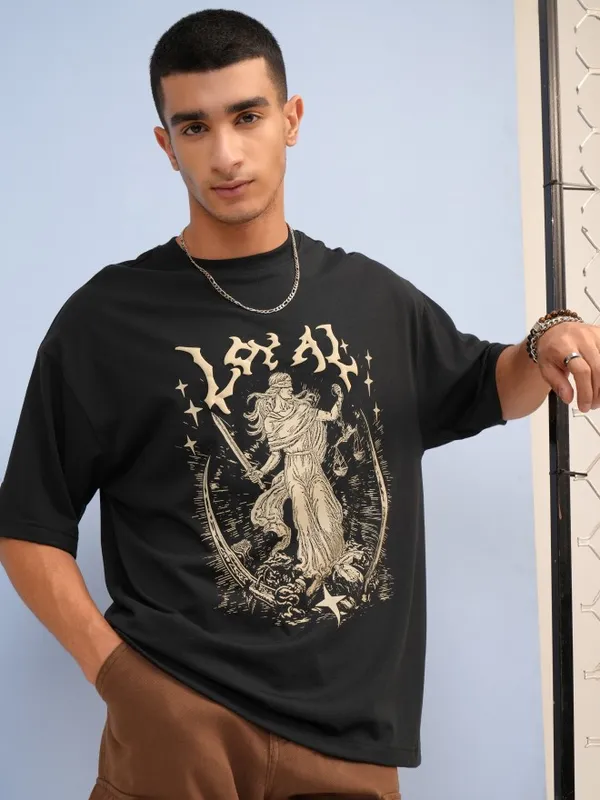 Highlander Men Black Printed Round Neck Oversized Fit T-Shirt