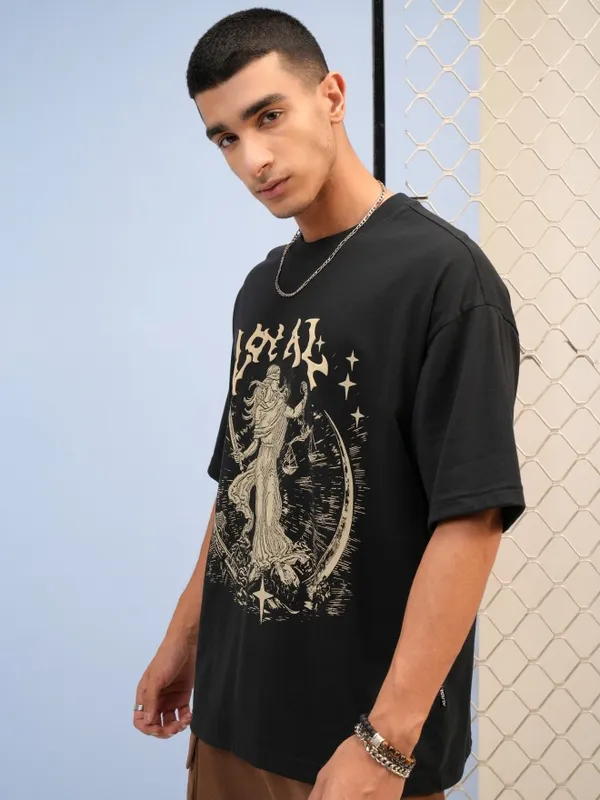 Highlander Men Black Printed Round Neck Oversized Fit T-Shirt