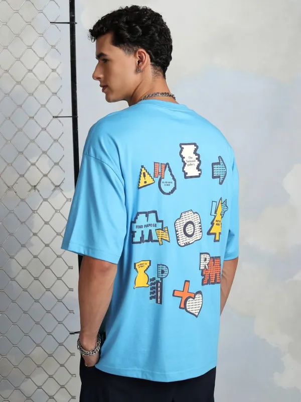 Highlander Men Turquoise Printed Round Neck Oversized Fit T-Shirt