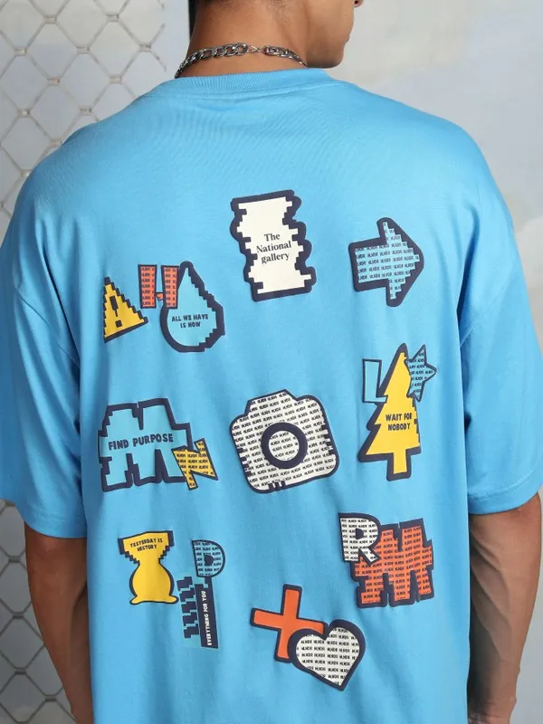 Highlander Men Turquoise Printed Round Neck Oversized Fit T-Shirt