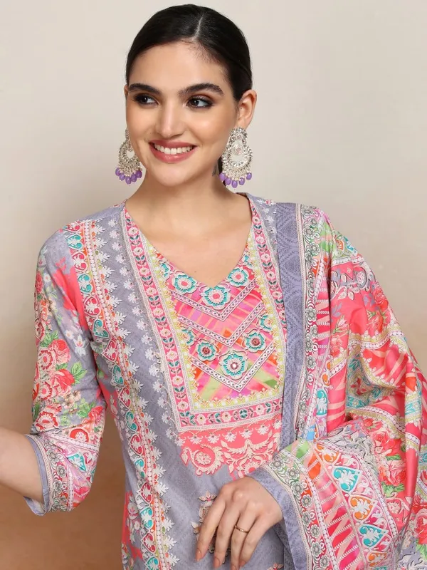 Women Kurta With Trousers & Dupatta