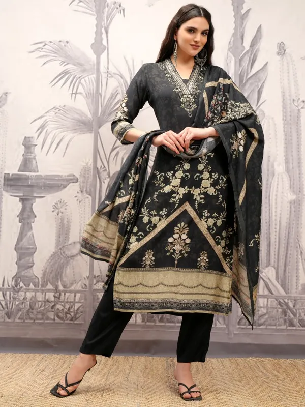 Women Kurta With Trousers & Dupatta