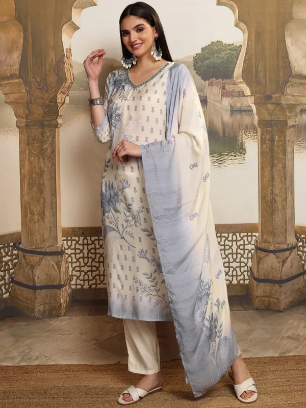 Women Kurta With Trousers & Dupatta