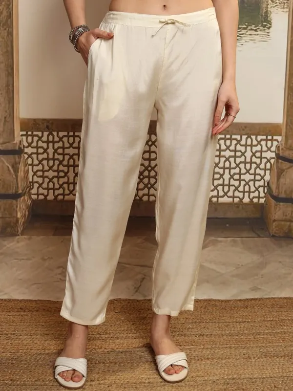 Women Kurta With Trousers & Dupatta