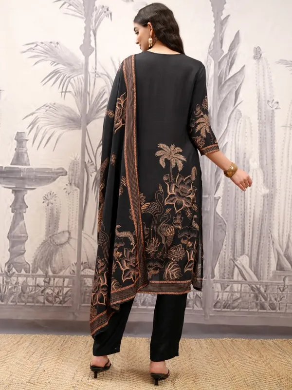 Vishudh Women Black Printed Kurta With Trousers And Dupatta