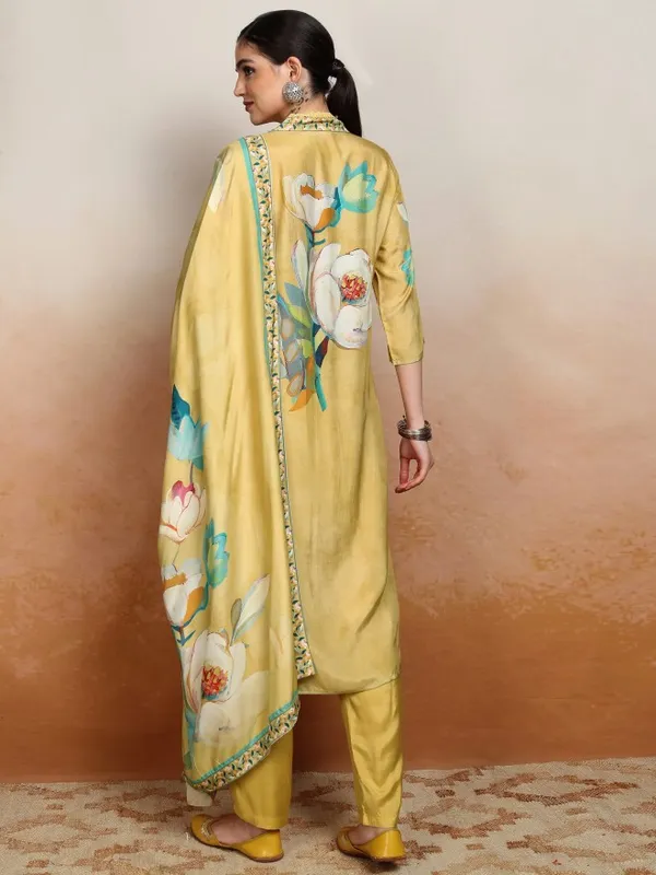 Women Kurta With Trousers & Dupatta