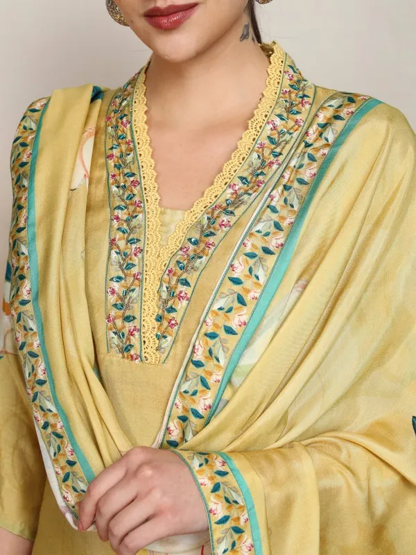 Women Kurta With Trousers & Dupatta