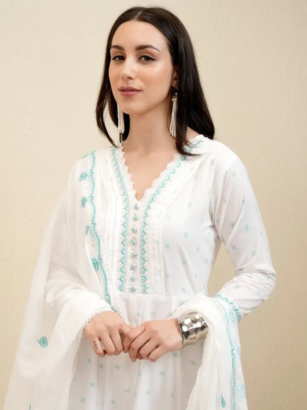 Women Kurta With Trousers & Dupatta