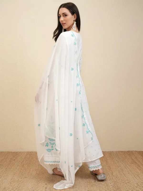 Women Kurta With Trousers & Dupatta