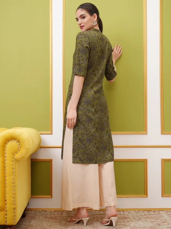  Vishudh Women Mustard Printed Straight Kurtas